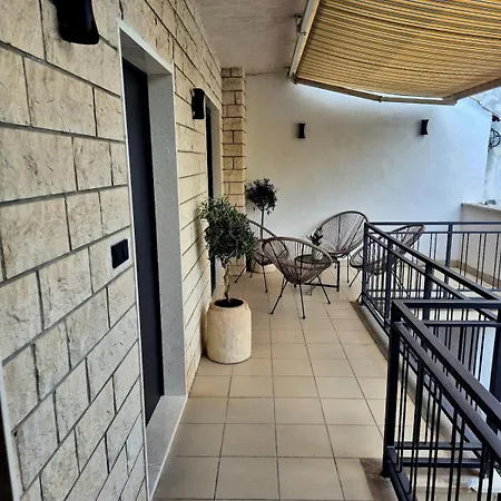 Dalmatian Elegant In The Center דירה *