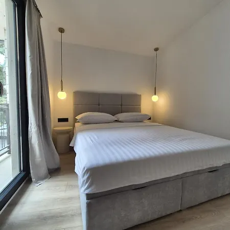 Dalmatian Elegant In The Center דירה